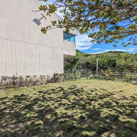 Howard Kenting Wonder House-2